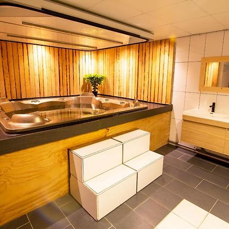 Luxus Familienvilla Mit Jacuzzi & Sauna Tzummarum Ngoại thất bức ảnh