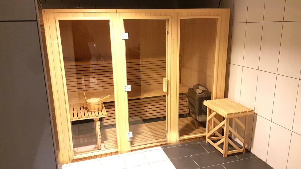 Luxus Familienvilla Mit Jacuzzi & Sauna Tzummarum Ngoại thất bức ảnh
