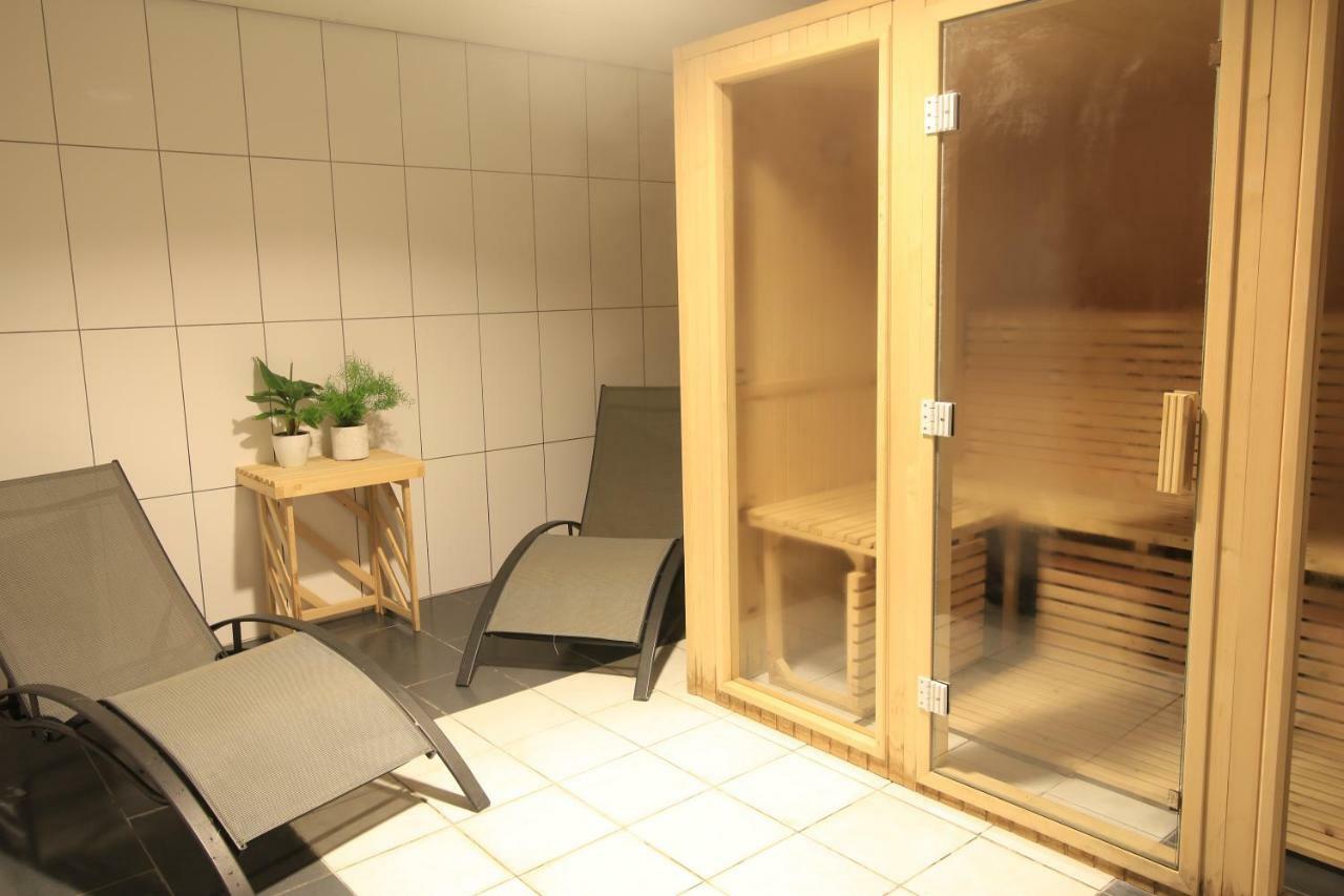 Luxus Familienvilla Mit Jacuzzi & Sauna Tzummarum Ngoại thất bức ảnh