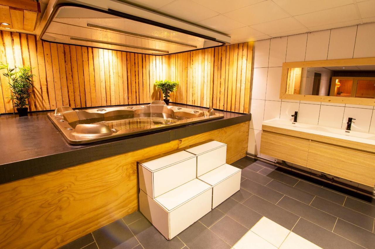 Luxus Familienvilla Mit Jacuzzi & Sauna Tzummarum Ngoại thất bức ảnh