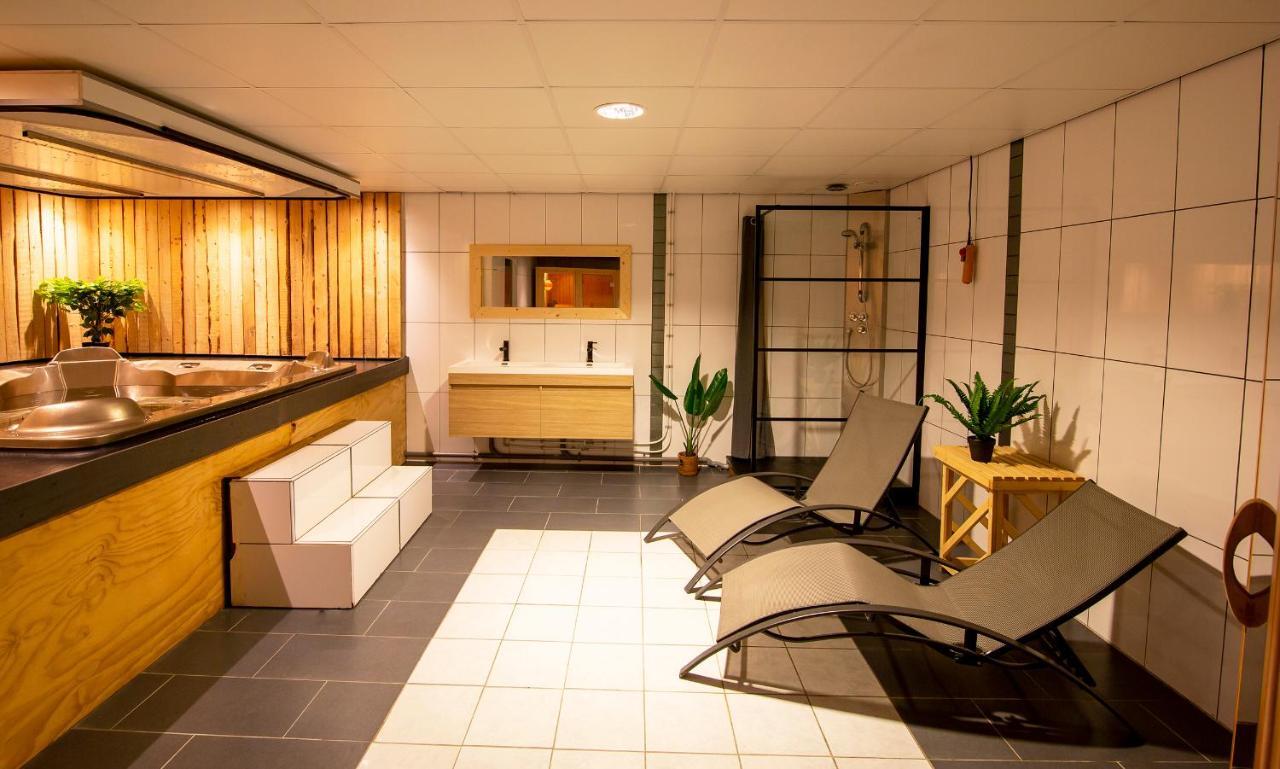 Luxus Familienvilla Mit Jacuzzi & Sauna Tzummarum Ngoại thất bức ảnh