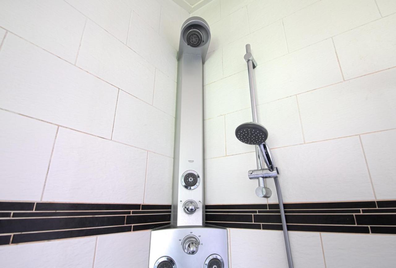 Luxus Familienvilla Mit Jacuzzi & Sauna Tzummarum Ngoại thất bức ảnh